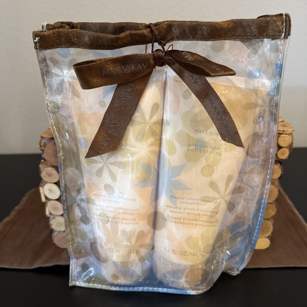 Mary Kay Private Spa Collection Frosted Autumn Almond Lotion Gift Set NEW 6.2oz.